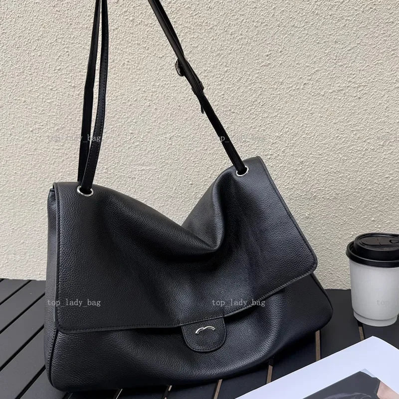 new Maxi Flap bag Women Designer Maxi Shopping bag Grain cowhide shoulder bag Classic Flap Vintage Handbags Cowhide Leather Airp